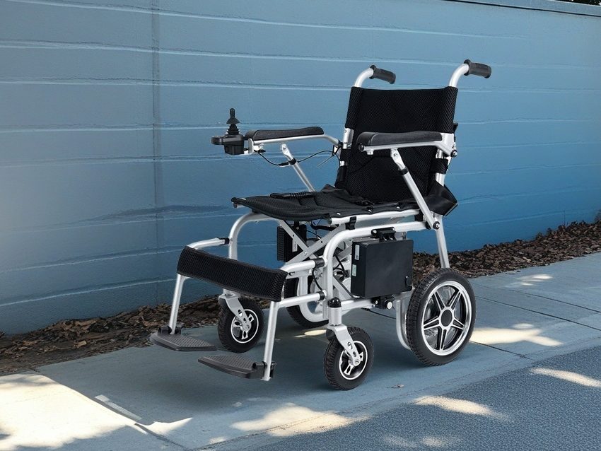 YSE124 folding lightweight electric wheelchair
